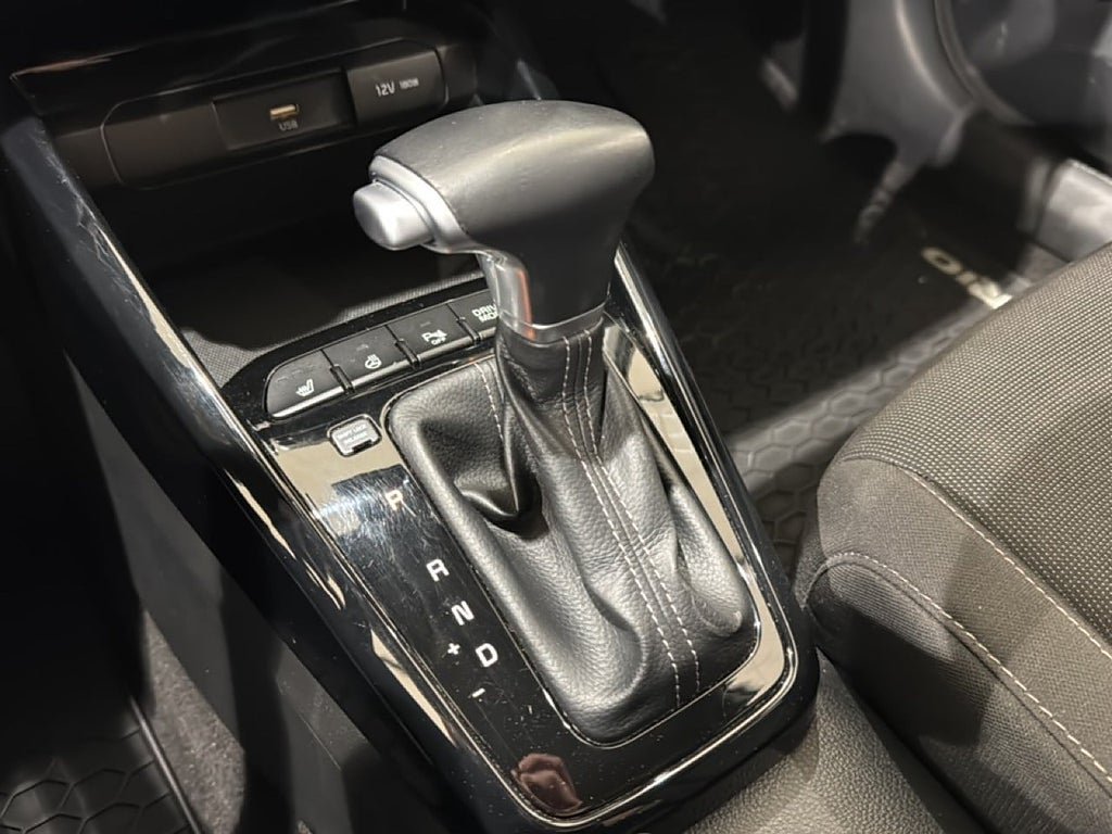 Vehicle Image 12
