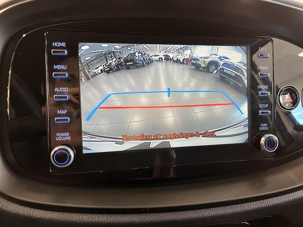Vehicle Image 16