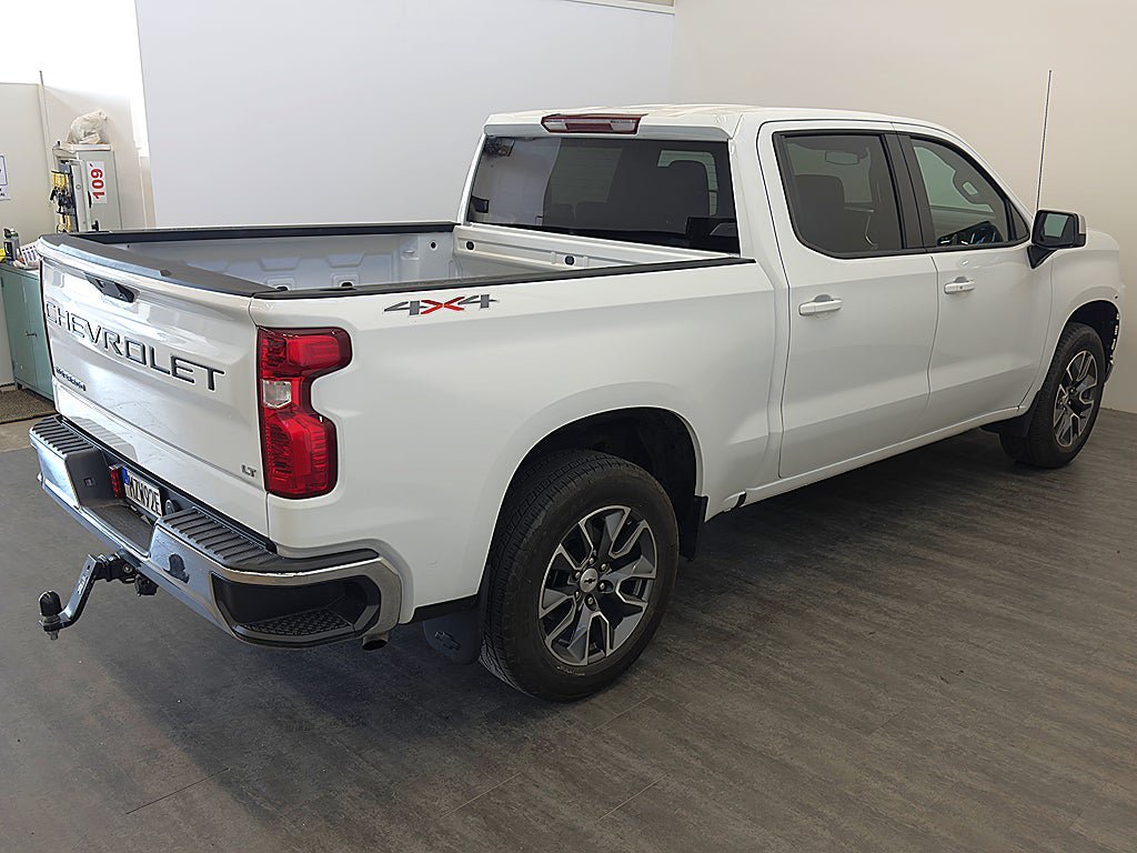 Vehicle Image 6