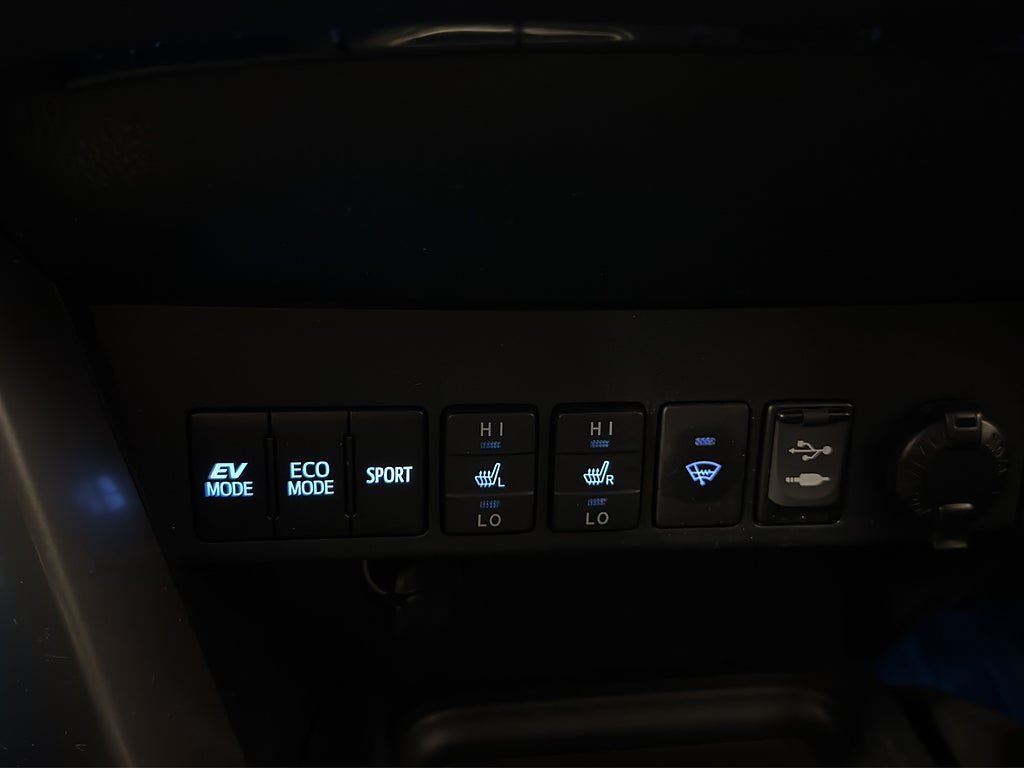 Vehicle Image 24