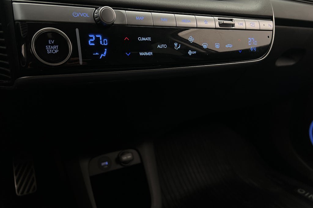 Vehicle Image 32