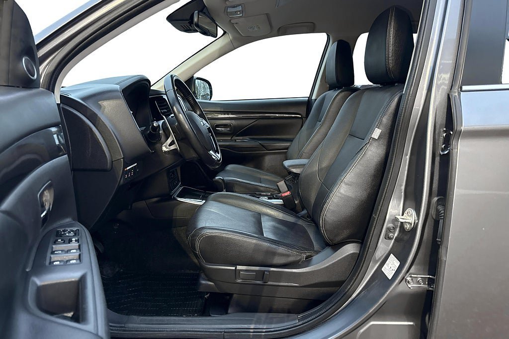 Vehicle Image 14