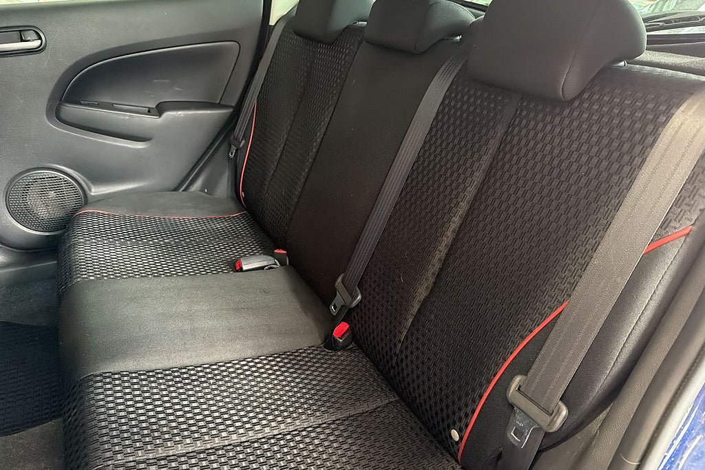 Vehicle Image 12