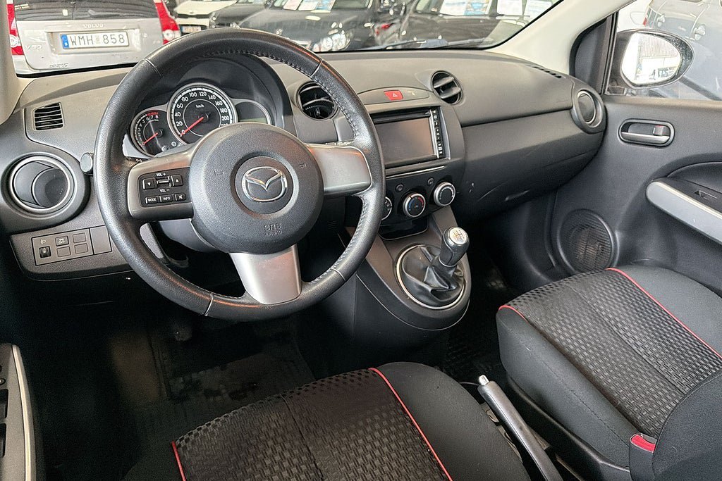 Vehicle Image 14