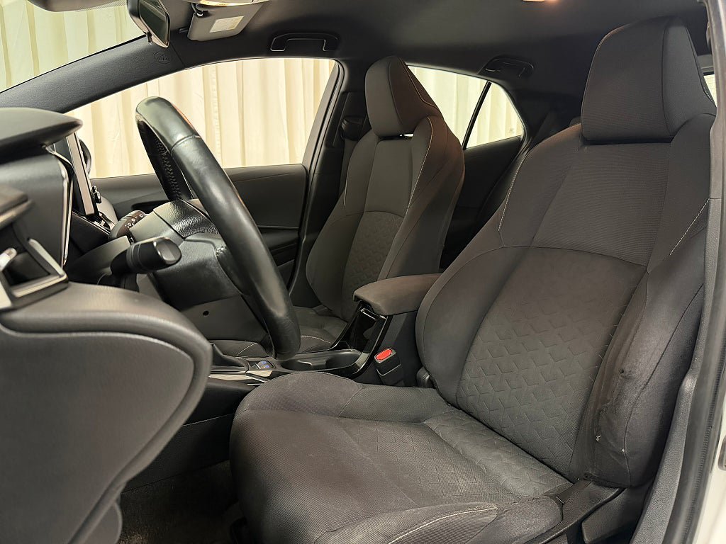 Vehicle Image 12