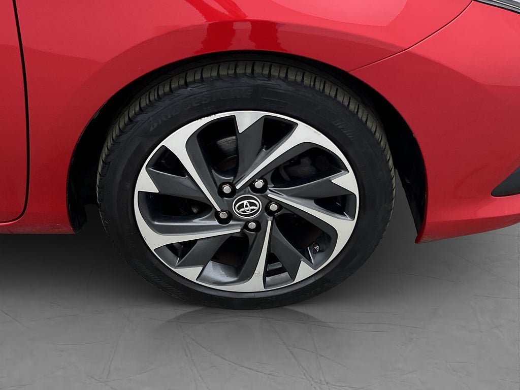 Vehicle Image 10