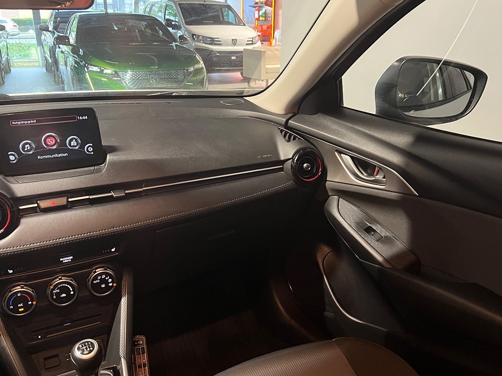 Vehicle Image 16