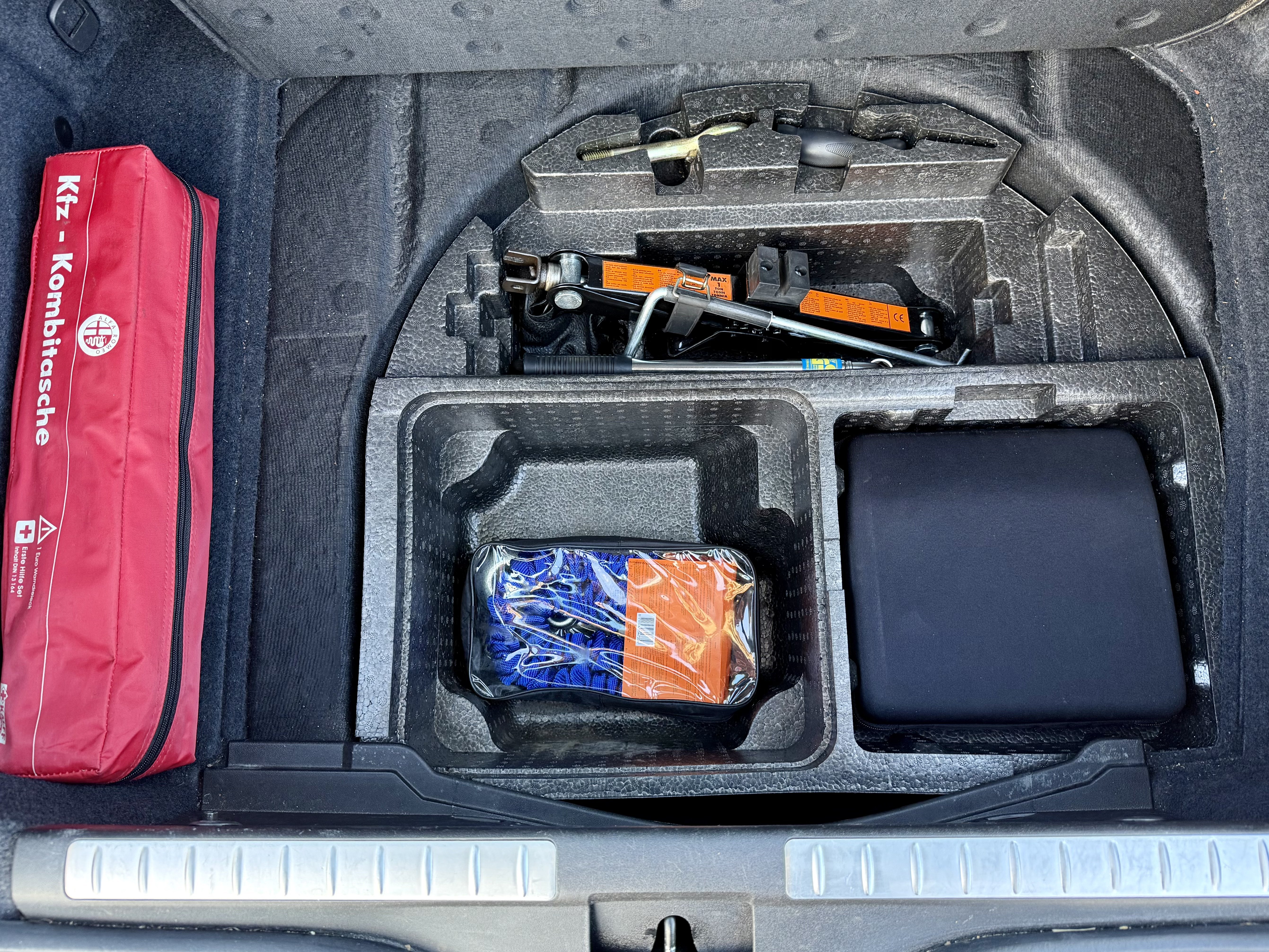 Vehicle Image 36