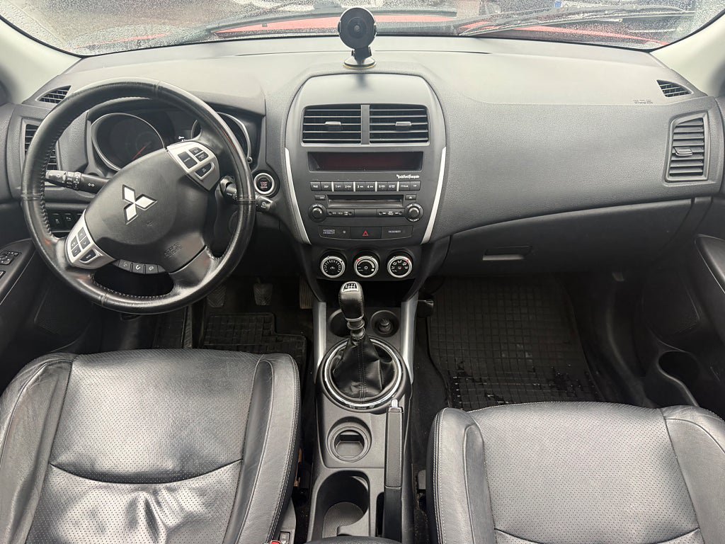 Vehicle Image 9