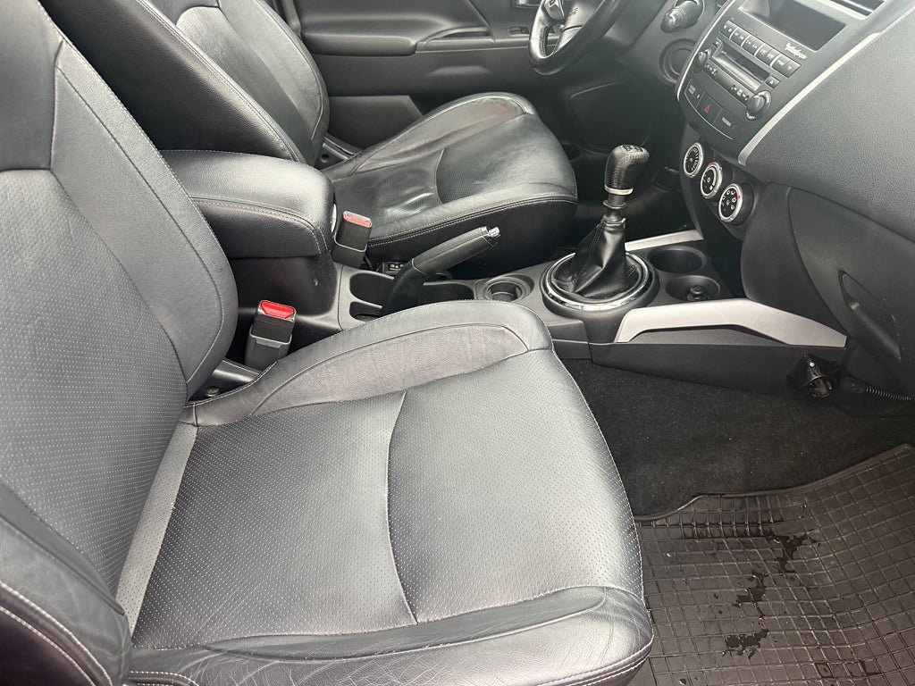 Vehicle Image 14
