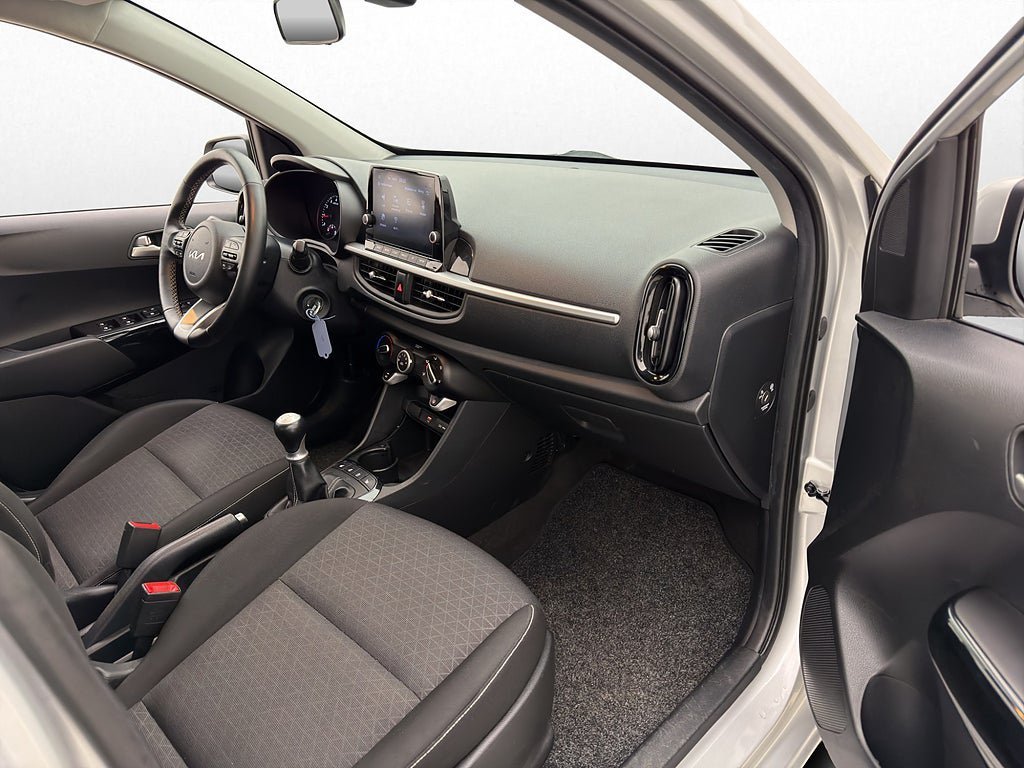 Vehicle Image 23