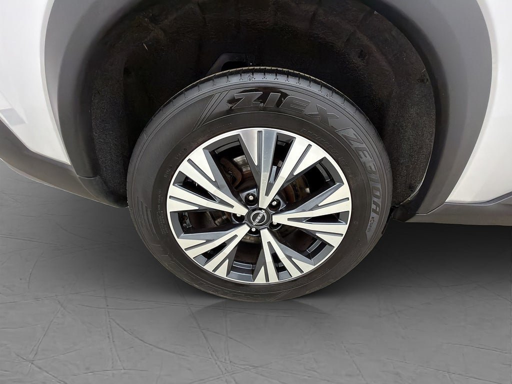 Vehicle Image 32