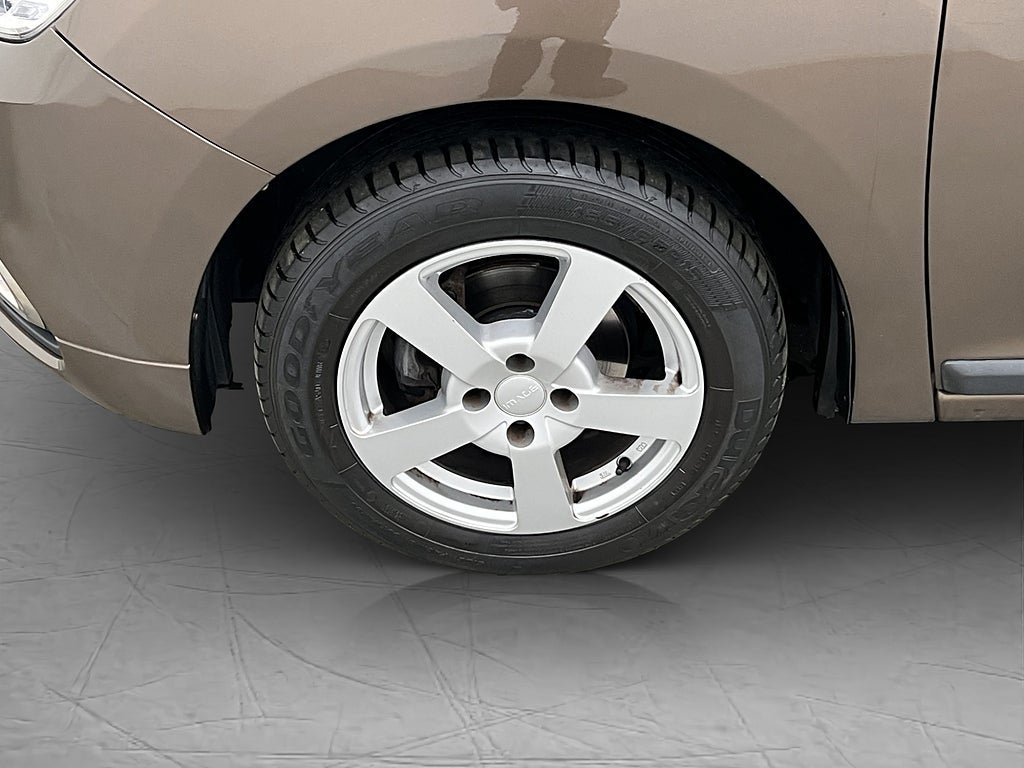 Vehicle Image 21