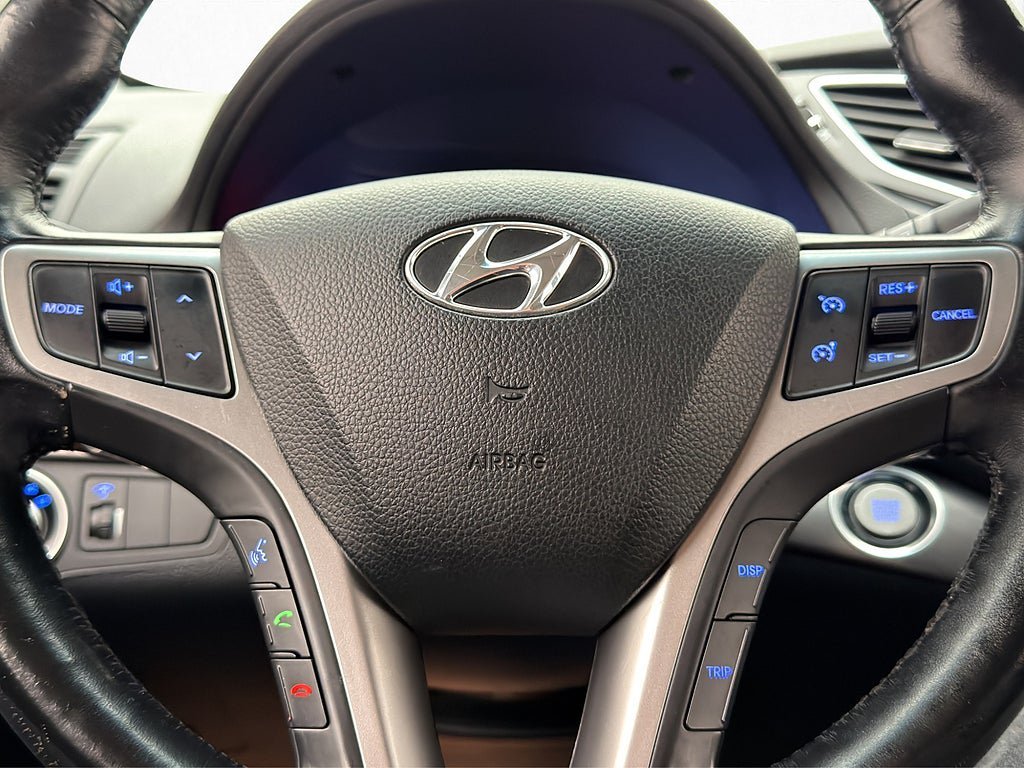 Vehicle Image 15