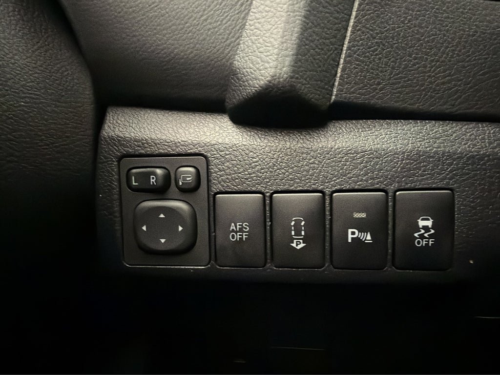 Vehicle Image 17
