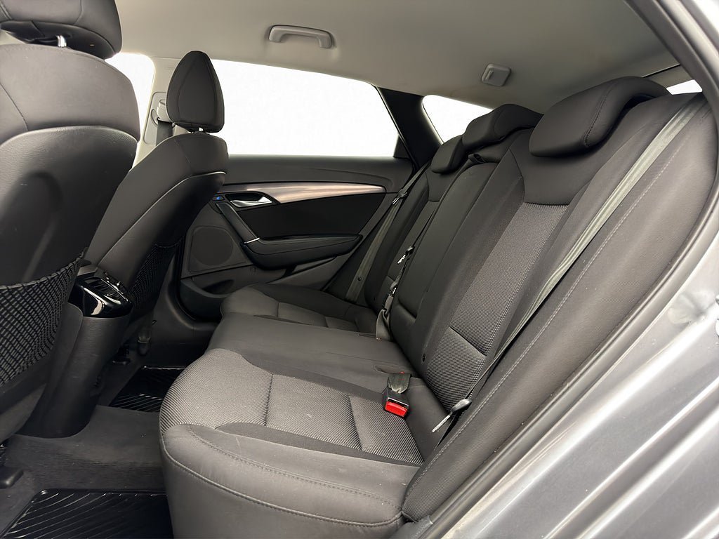 Vehicle Image 23