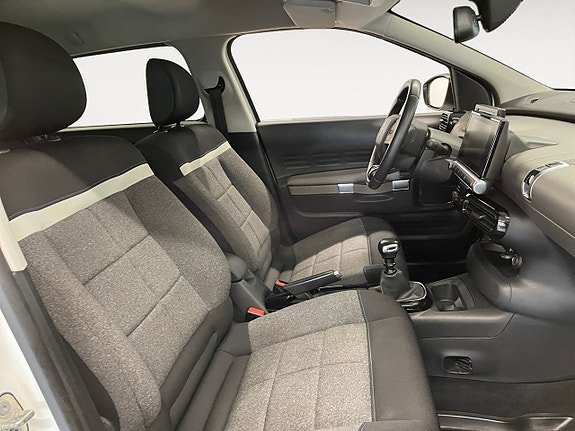 Vehicle Image 15