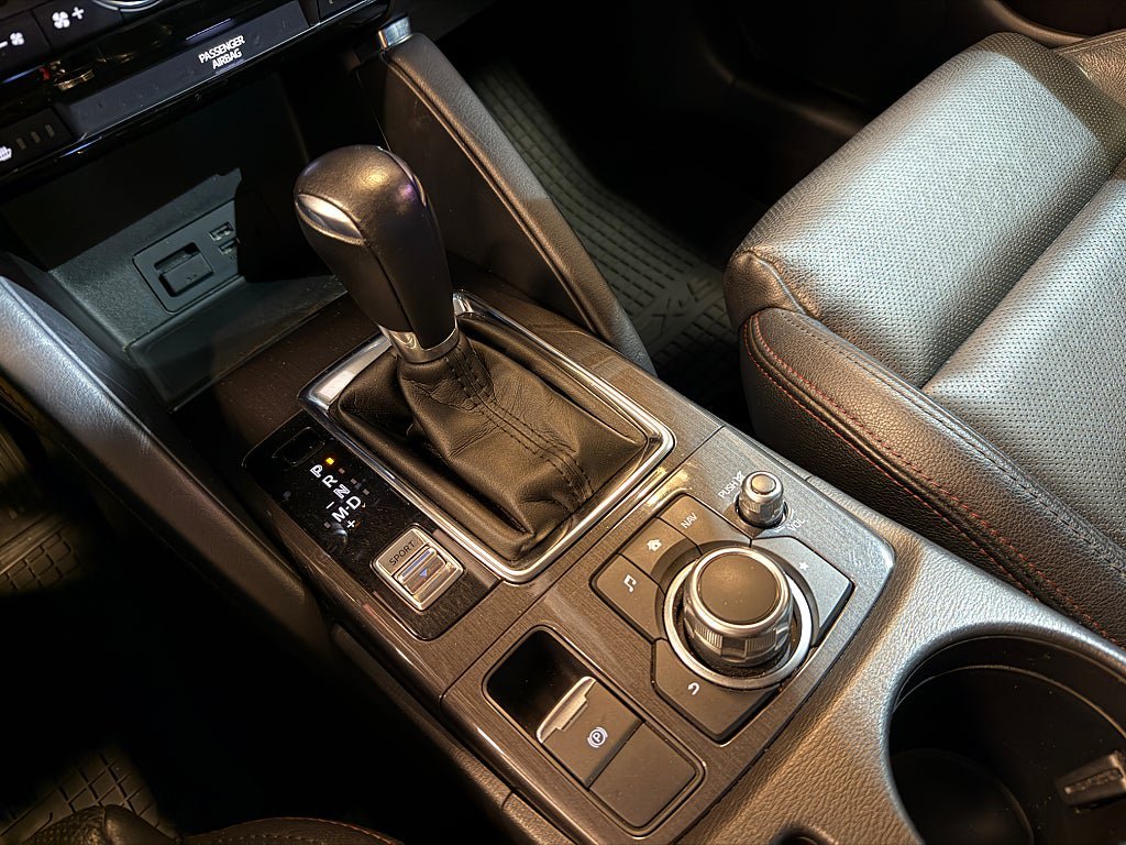 Vehicle Image 15