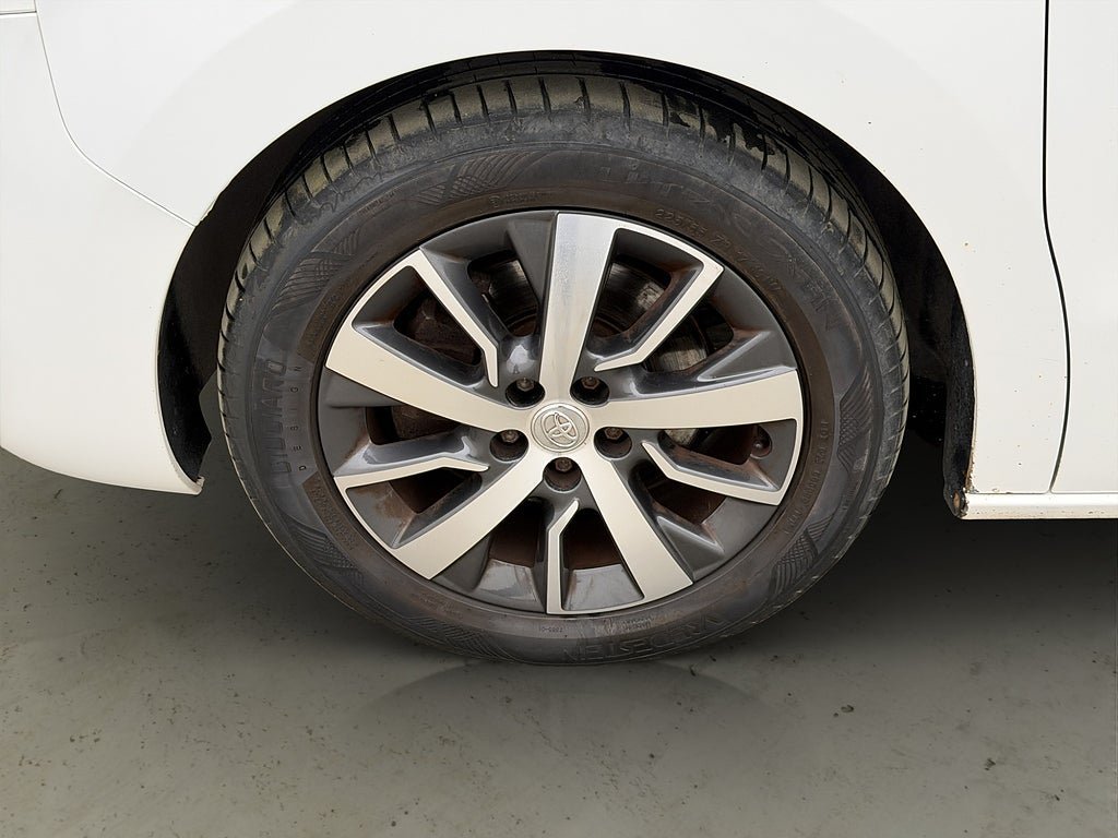 Vehicle Image 30