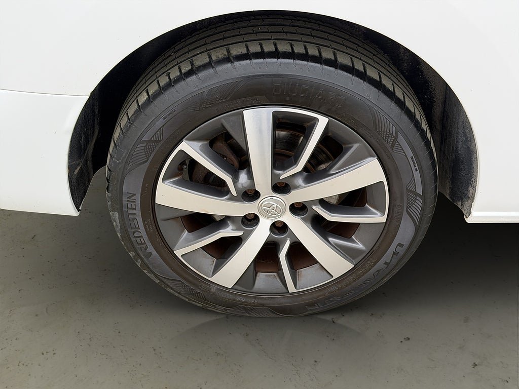 Vehicle Image 32