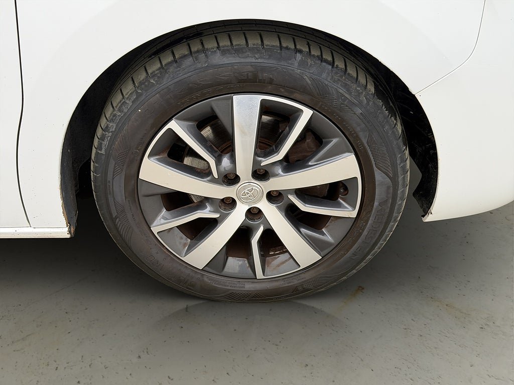 Vehicle Image 33