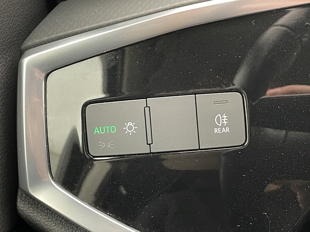 Vehicle Image 33