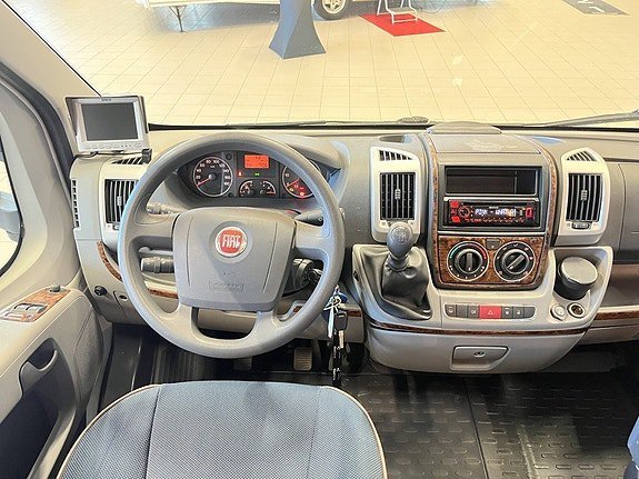 Vehicle Image 26