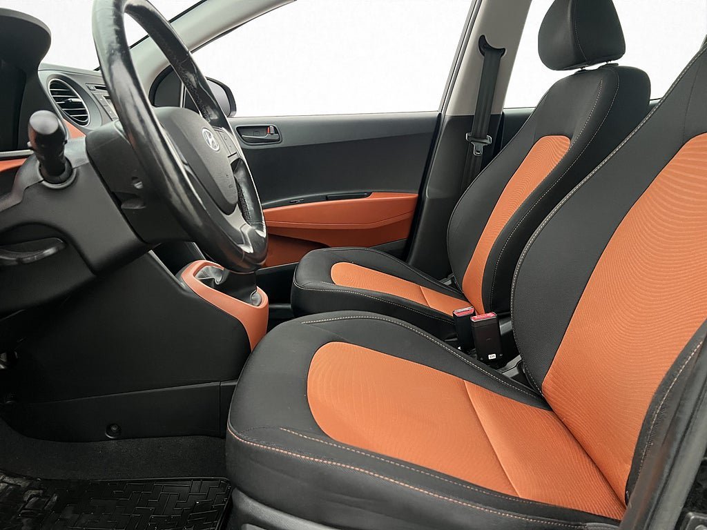 Vehicle Image 10