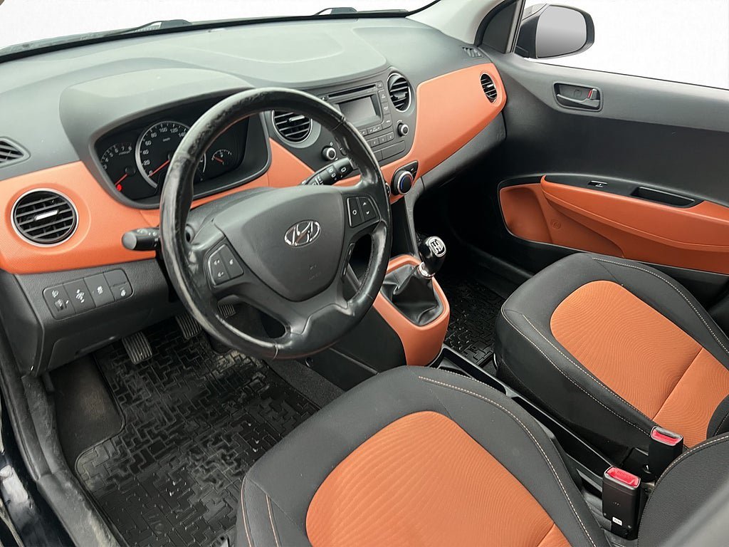 Vehicle Image 11