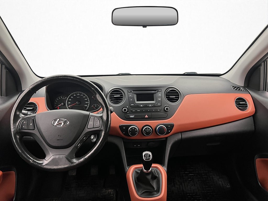 Vehicle Image 12