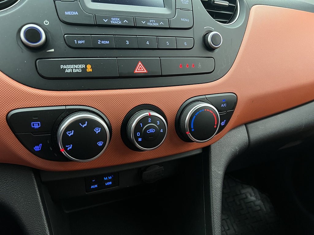 Vehicle Image 19