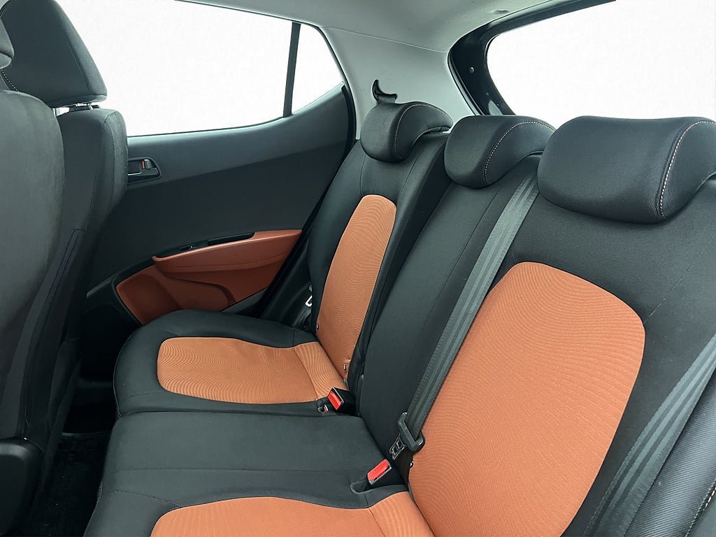 Vehicle Image 22