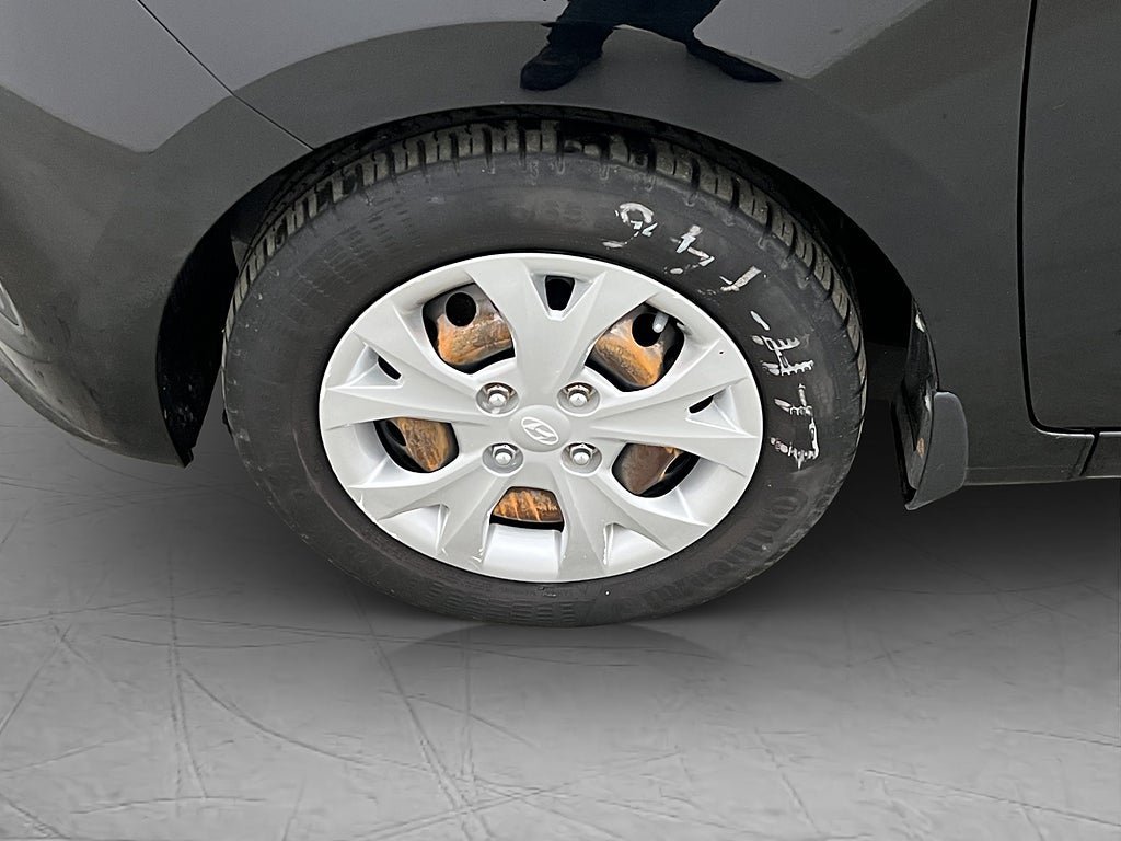 Vehicle Image 24