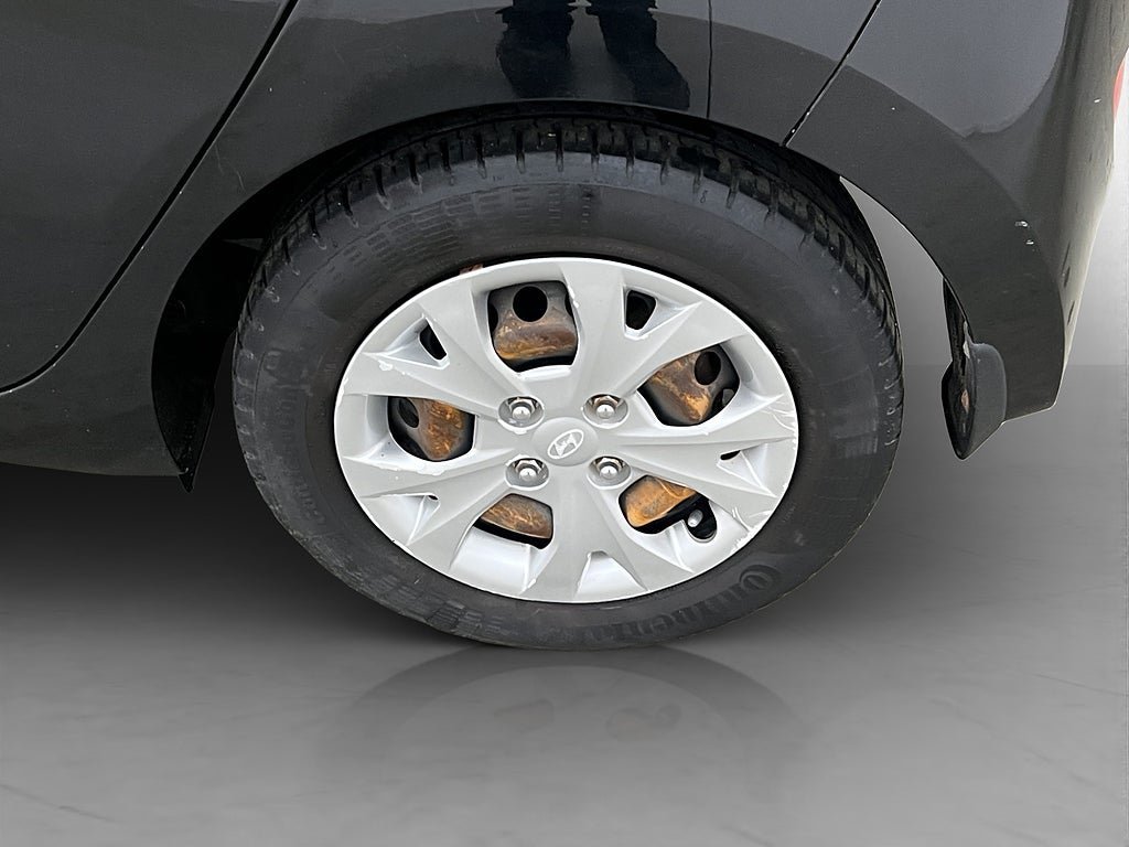 Vehicle Image 25