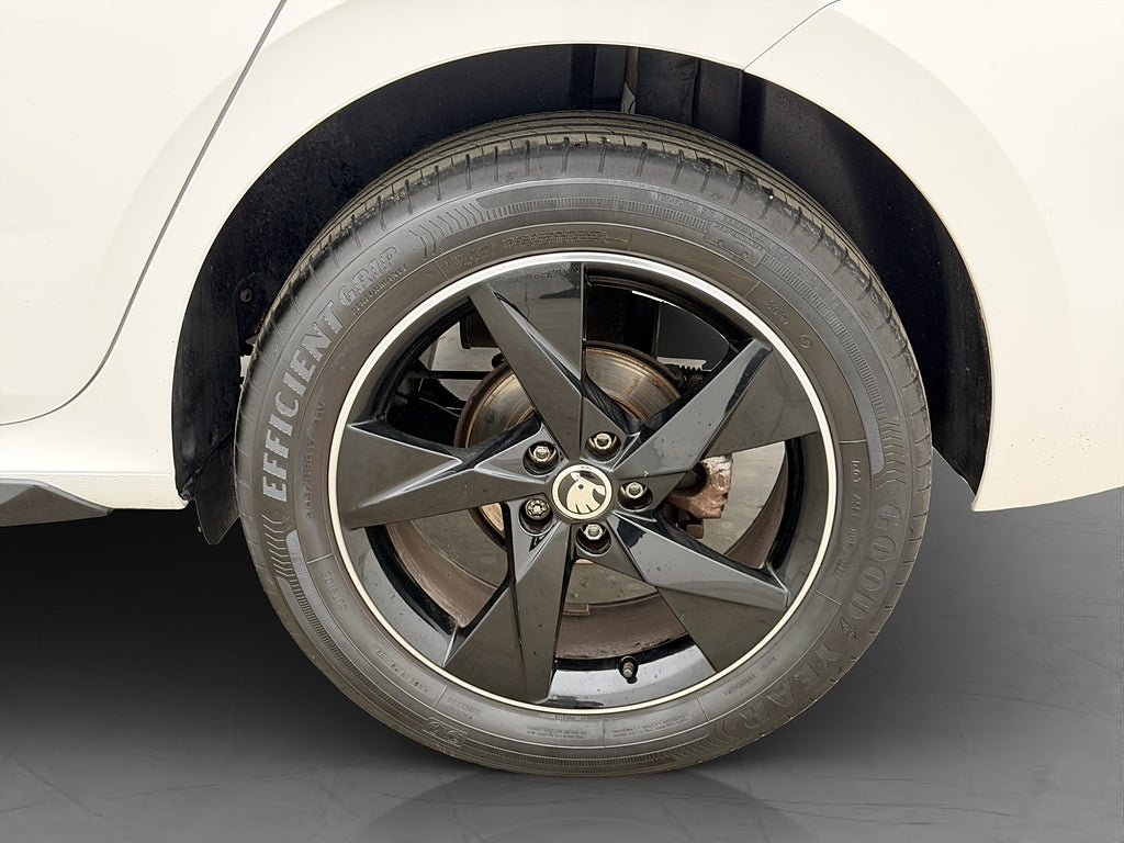 Vehicle Image 36