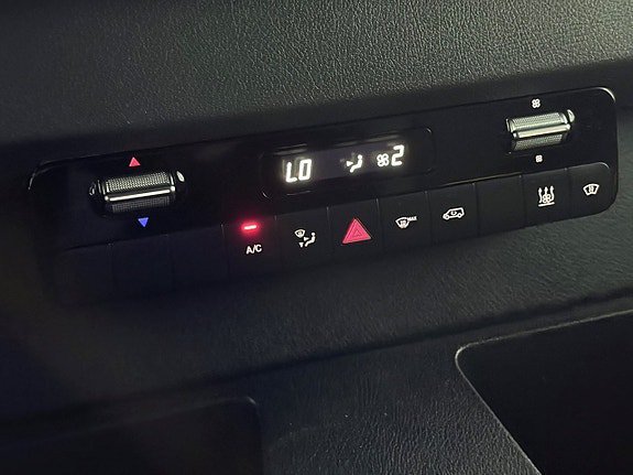 Vehicle Image 27