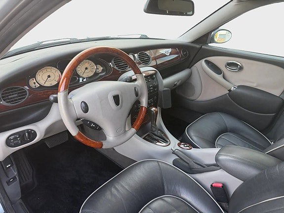 Vehicle Image 19