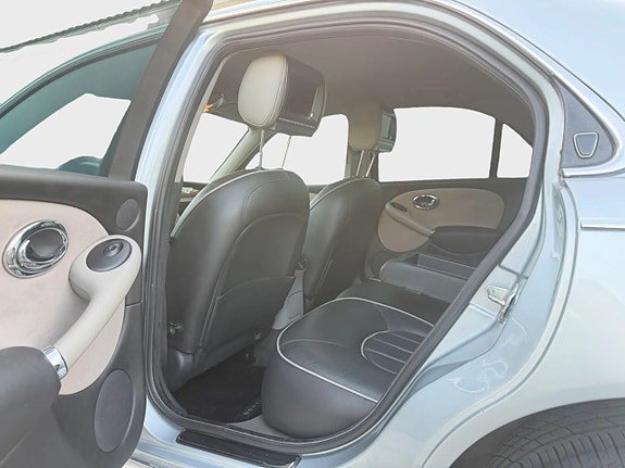 Vehicle Image 33