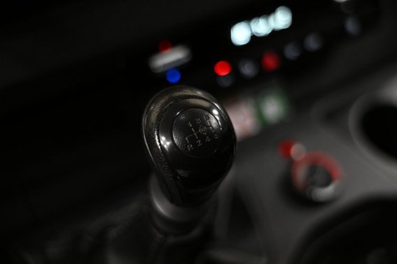 Vehicle Image 32