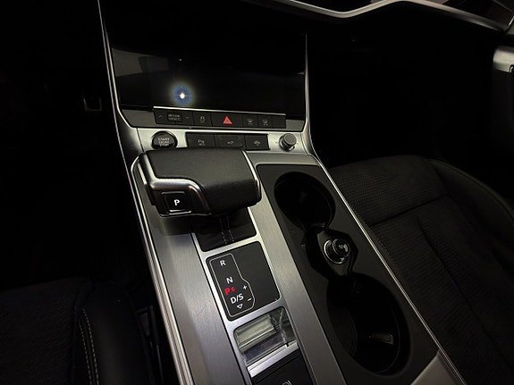 Vehicle Image 24