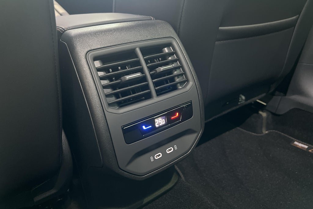 Vehicle Image 28