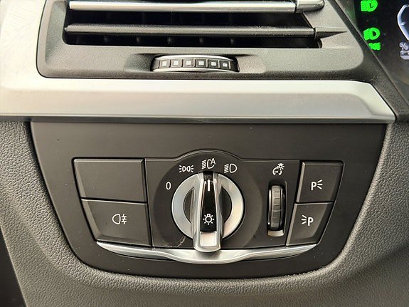 Vehicle Image 28