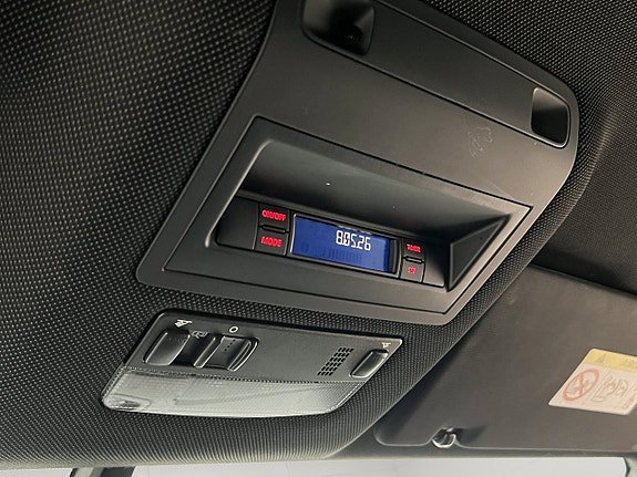 Vehicle Image 32