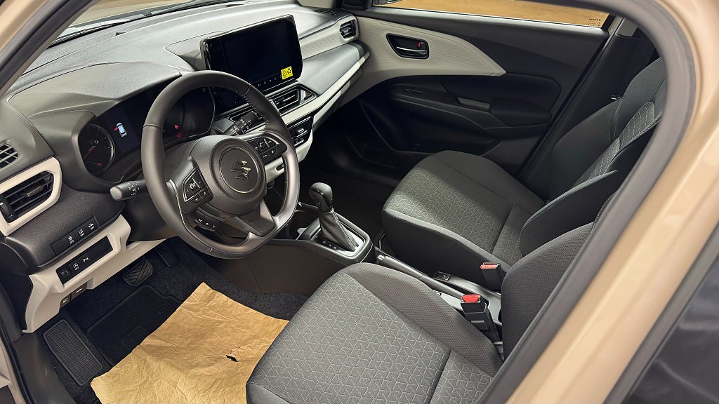 Vehicle Image 11