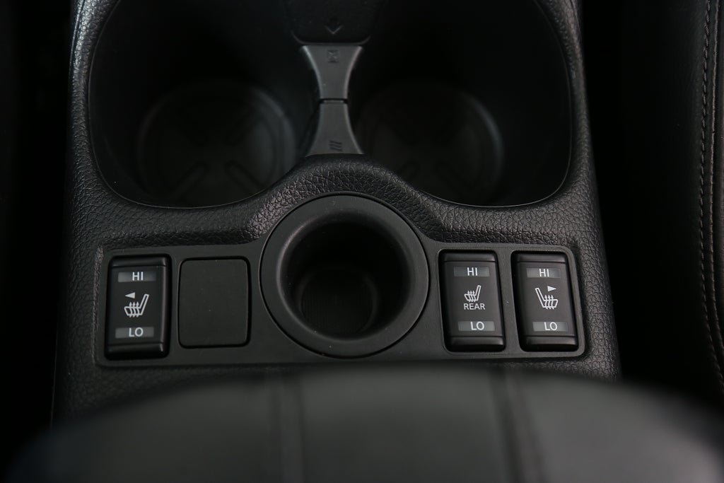 Vehicle Image 25