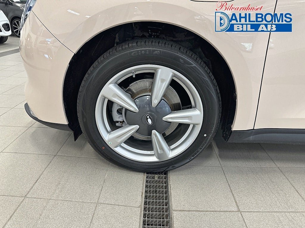 Vehicle Image 17
