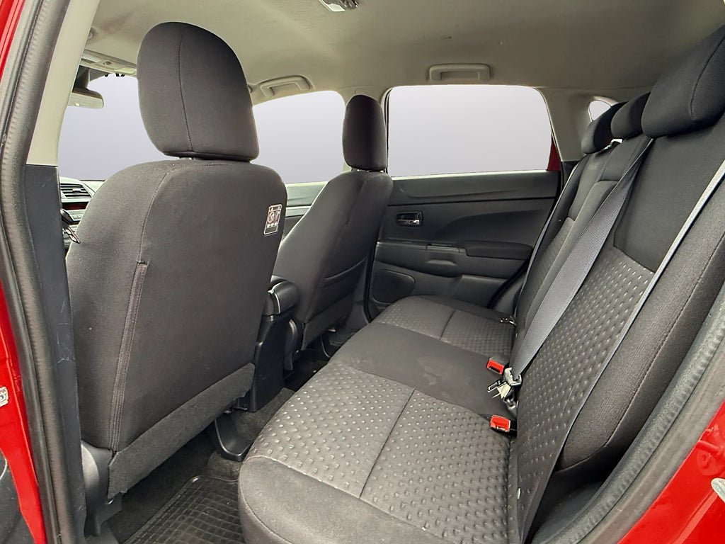 Vehicle Image 8