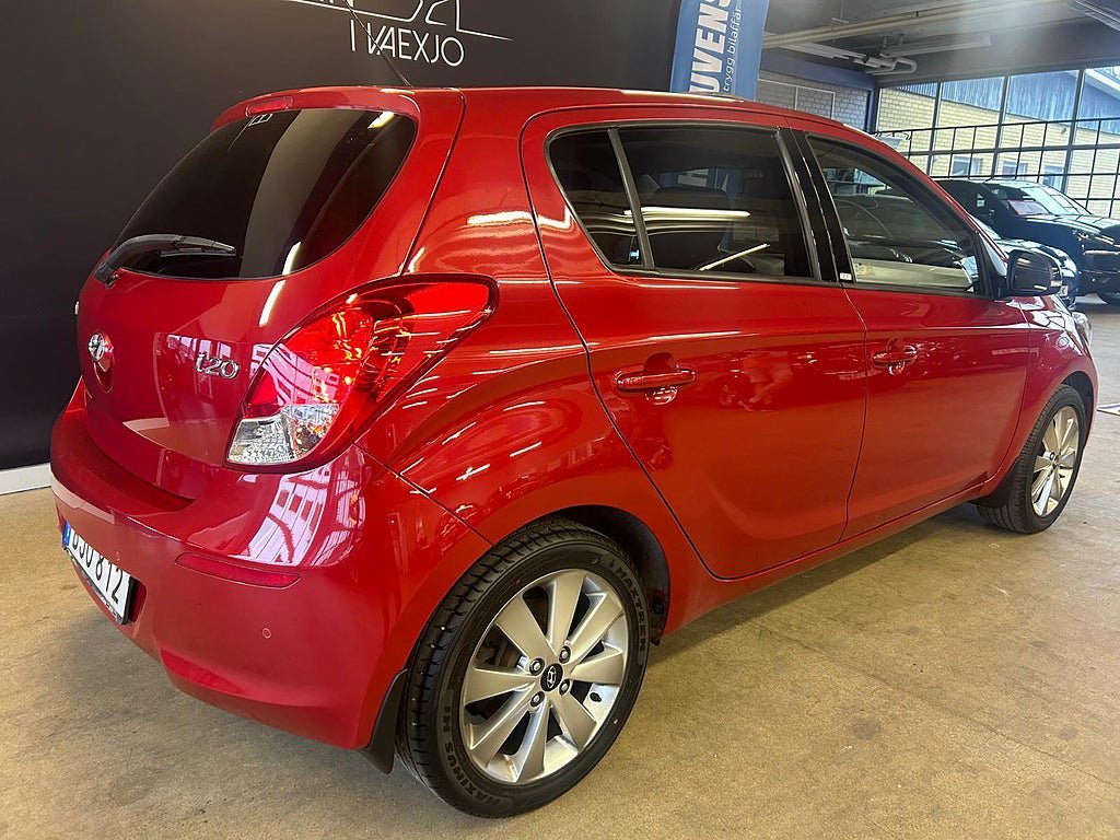 Vehicle Image 6