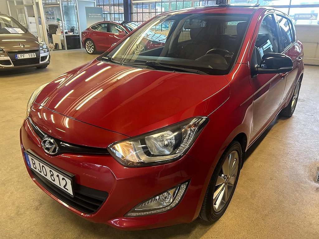 Vehicle Image 11