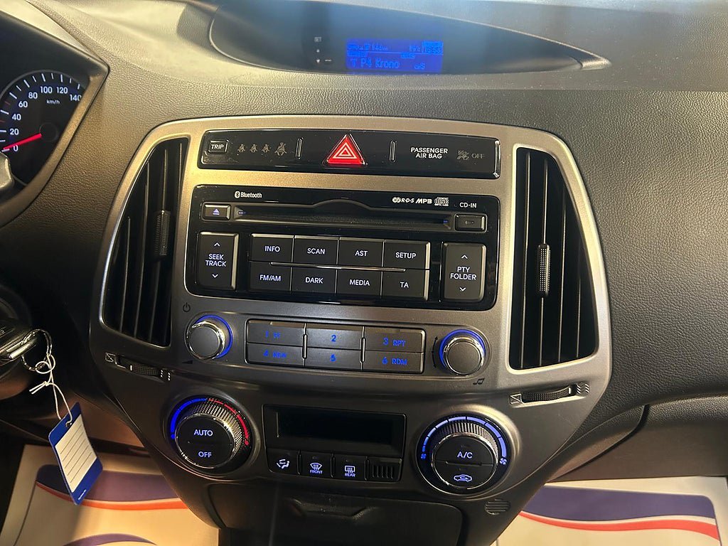Vehicle Image 12